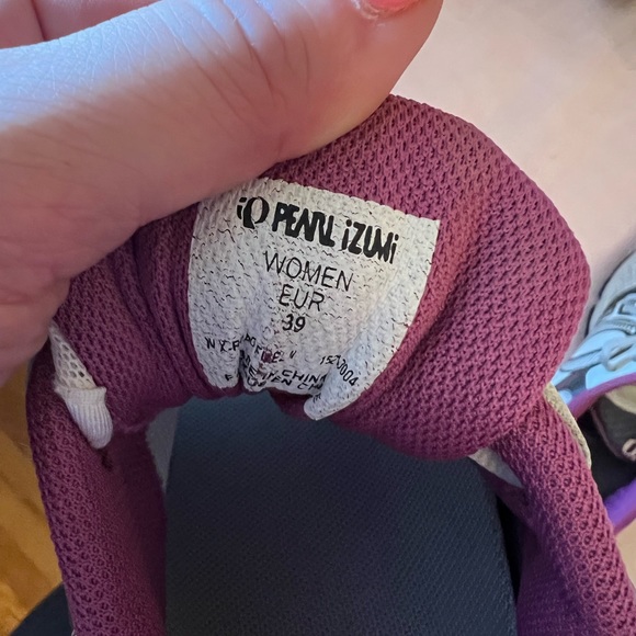 IQ Pearl iZumi Cycling Shoes Size 39 with SPD Cleats - Picture 5 of 6